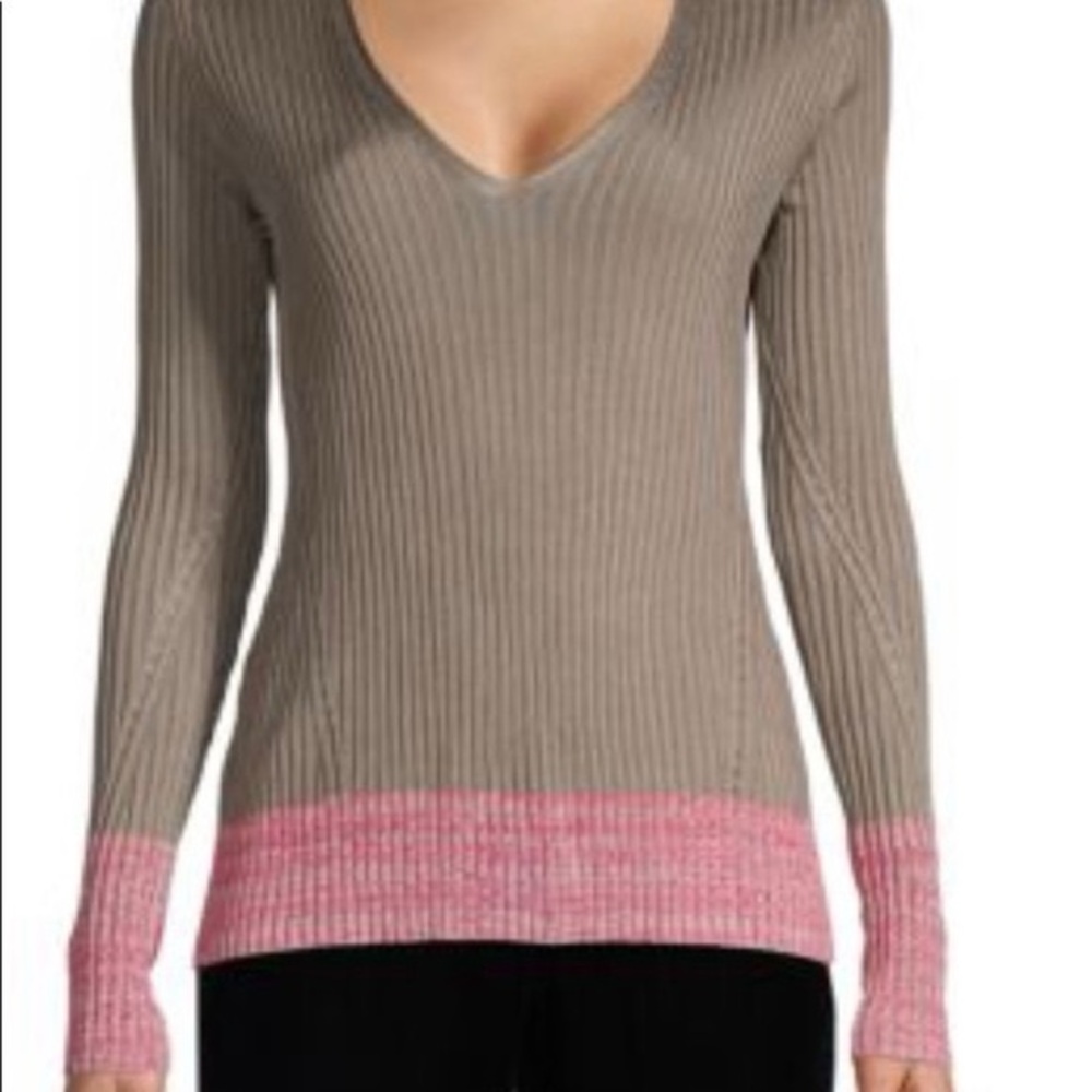Rag & Bone Alyssa V-neck sweater in vetiver with a pink contrast hem